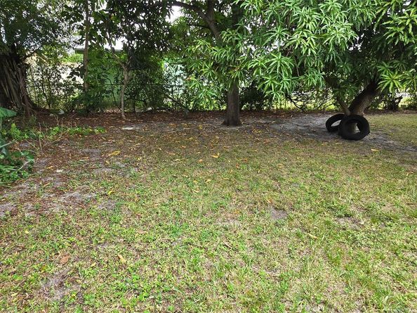 17230 NW 10th Ct, Miami FL 33169