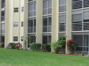 3755 Via Poinciana 203, Lake Worth FL 33467