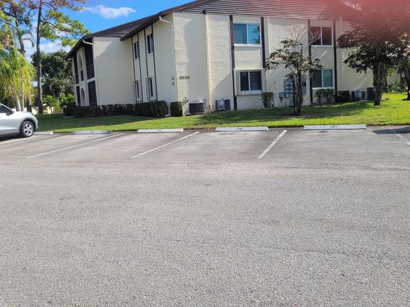 3530 Lazy Pine Way D1, Greenacres FL 33463