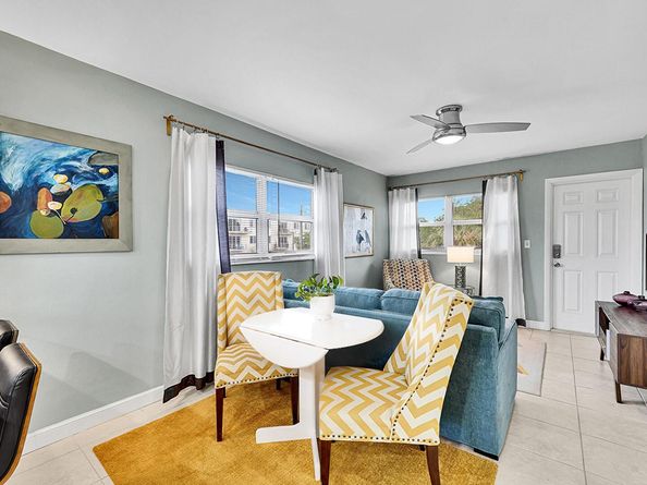 1581 NE 34th Ct 215, Oakland Park FL 33334