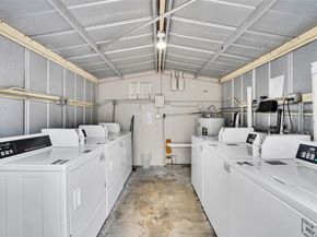 1581 NE 34th Ct 215, Oakland Park FL 33334