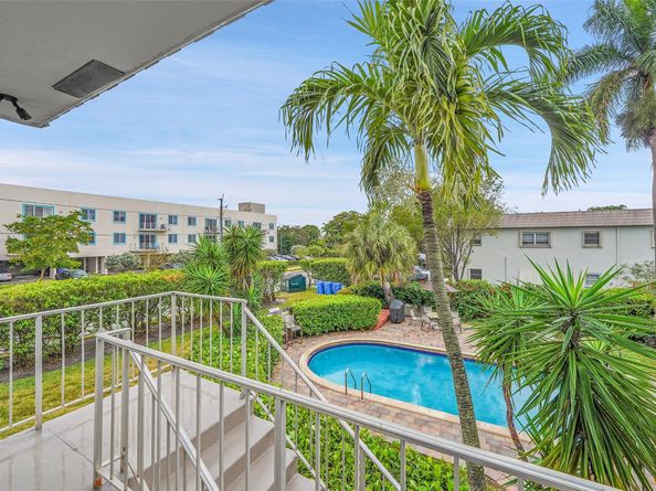 1581 NE 34th Ct 215, Oakland Park FL 33334