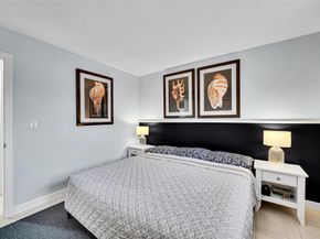 1581 NE 34th Ct 215, Oakland Park FL 33334