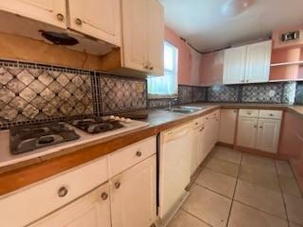 25 NW 50th Ave, Miami FL 33126