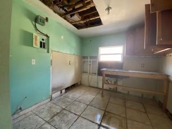 25 NW 50th Ave, Miami FL 33126