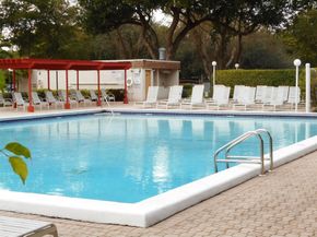 3300 W Rolling Hills Circle 610, Davie FL 33328