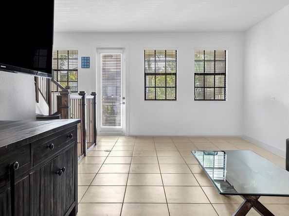 11303 SW 15th St, Pembroke Pines FL 33025