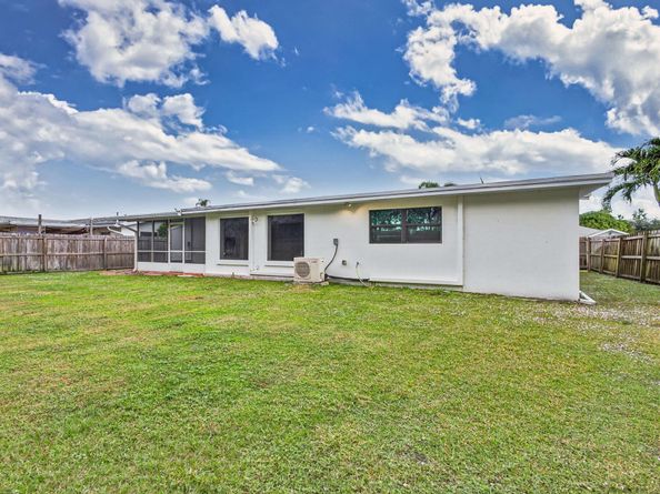 4368 Fuschia Circle N, Palm Beach Gardens FL 33410