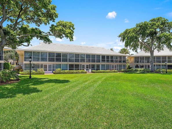 2 Church Lane 115116, North Palm Beach FL 33408