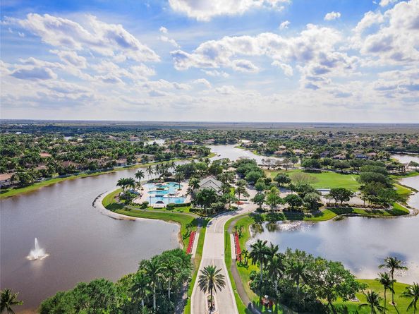 942 Windward Way, Weston FL 33327