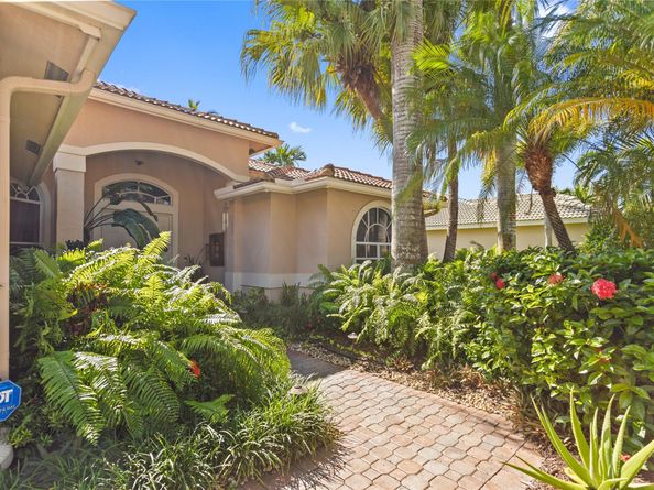 942 Windward Way, Weston FL 33327