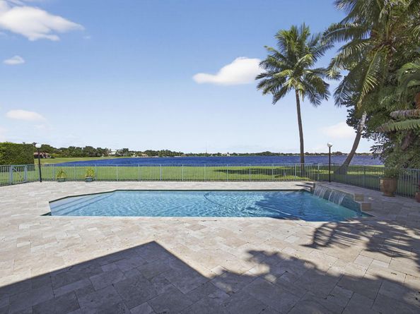 4 Woodbrook Circle, West Palm Beach FL 33401