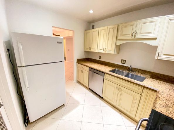 612 NW 13th Street 27, Boca Raton FL 33486