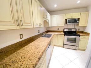 612 NW 13th Street 27, Boca Raton FL 33486
