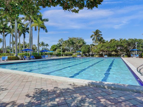 16757 NW 8th St, Pembroke Pines FL 33028