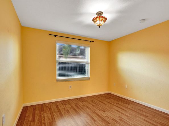 16757 NW 8th St, Pembroke Pines FL 33028