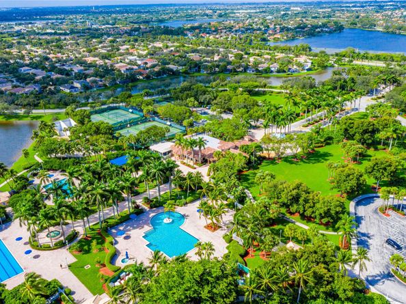 16757 NW 8th St, Pembroke Pines FL 33028
