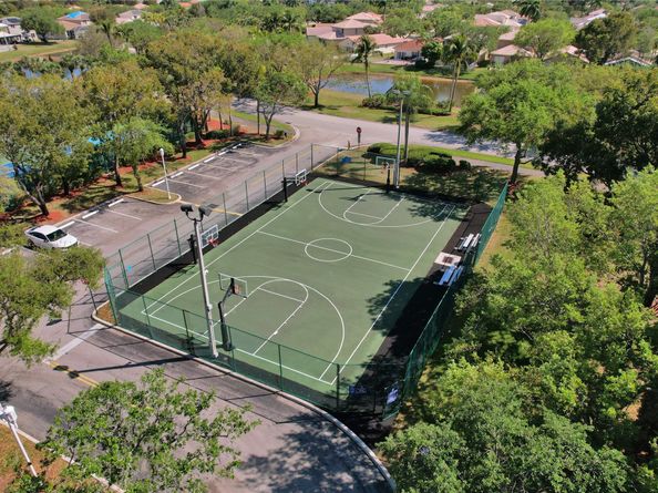 16757 NW 8th St, Pembroke Pines FL 33028