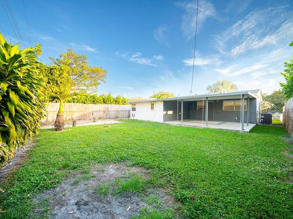 321 NW 51st Street, Oakland Park FL 33309