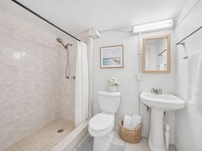 321 NW 51st Street, Oakland Park FL 33309