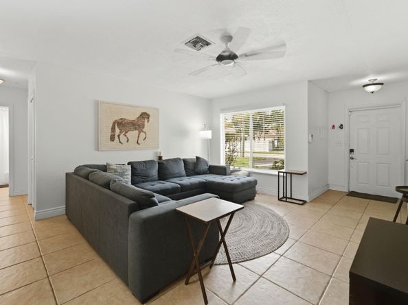 4430 NW 19th Way, Oakland Park FL 33309