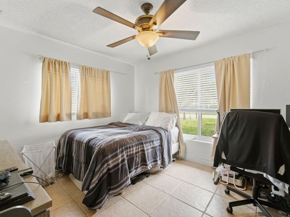 4430 NW 19th Way, Oakland Park FL 33309