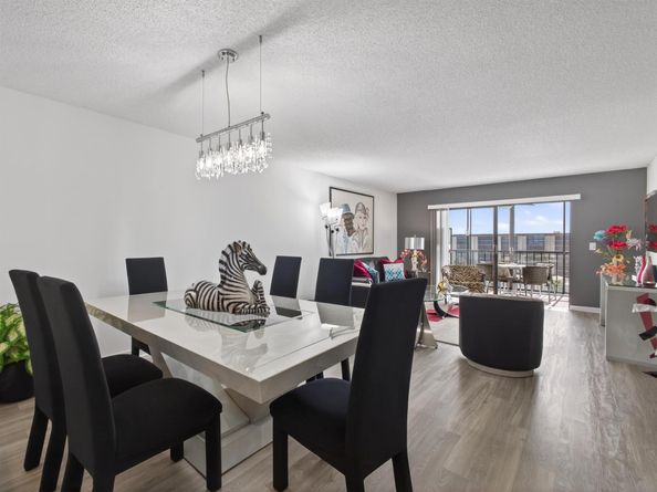 7290 Kinghurst Drive 703, Delray Beach FL 33446