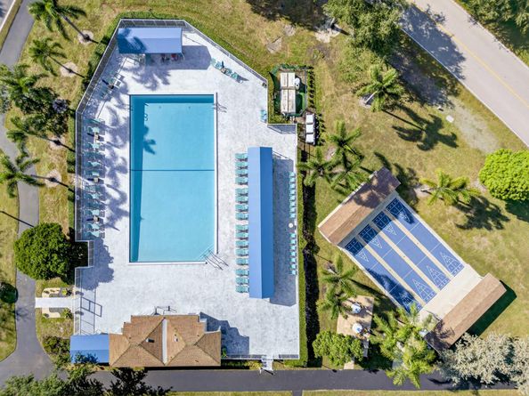 7290 Kinghurst Drive 703, Delray Beach FL 33446