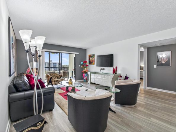 7290 Kinghurst Drive 703, Delray Beach FL 33446