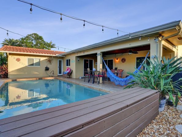 12131 NW 32nd Ct, Coral Springs FL 33065