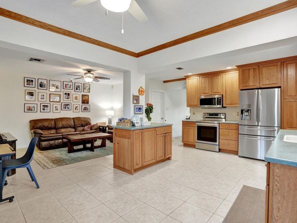 12131 NW 32nd Ct, Coral Springs FL 33065