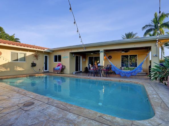 12131 NW 32nd Ct, Coral Springs FL 33065