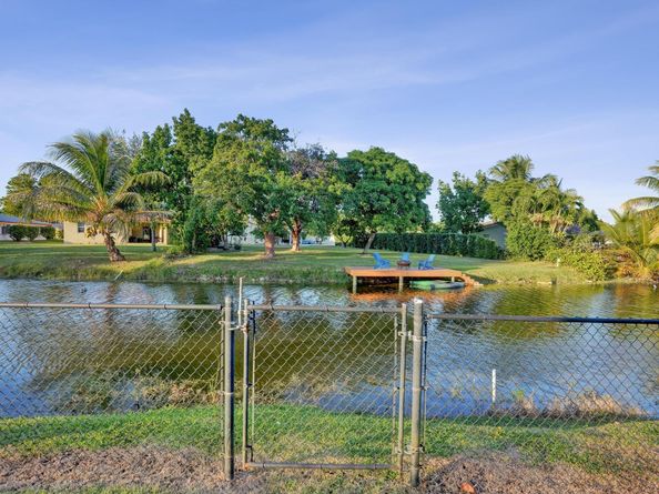 12131 NW 32nd Ct, Coral Springs FL 33065