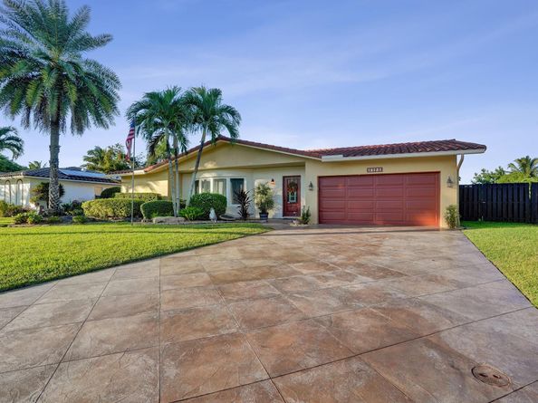 12131 NW 32nd Ct, Coral Springs FL 33065