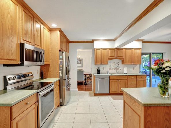 12131 NW 32nd Ct, Coral Springs FL 33065