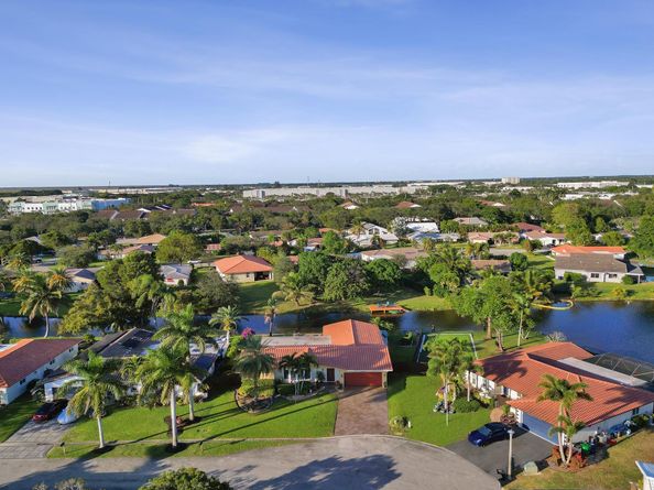 12131 NW 32nd Ct, Coral Springs FL 33065