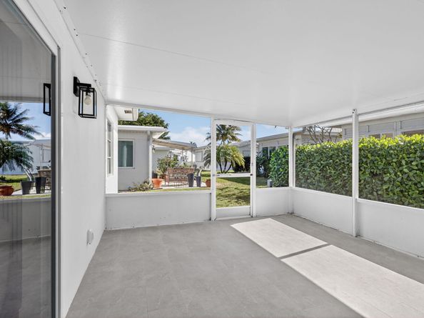 2206 SW 20th Way, Boynton Beach FL 33426