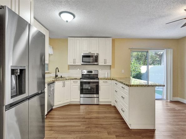 11567 N Open Ct, Cooper City FL 33026