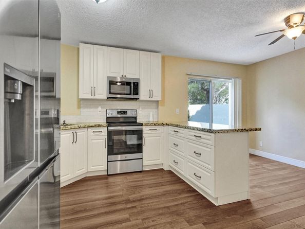 11567 N Open Ct, Cooper City FL 33026