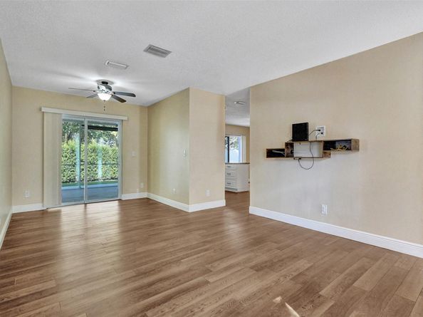 11567 N Open Ct, Cooper City FL 33026