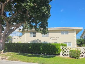 2131 NE 42nd Ct 208E, Lighthouse Point FL 33064