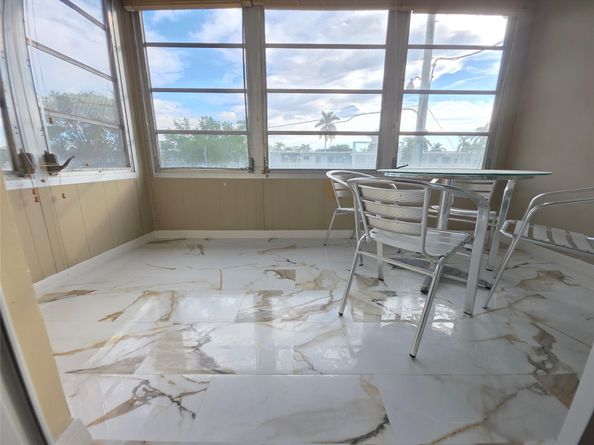 2131 NE 42nd Ct 208E, Lighthouse Point FL 33064