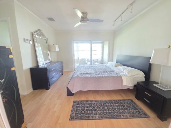 2131 NE 42nd Ct 208E, Lighthouse Point FL 33064