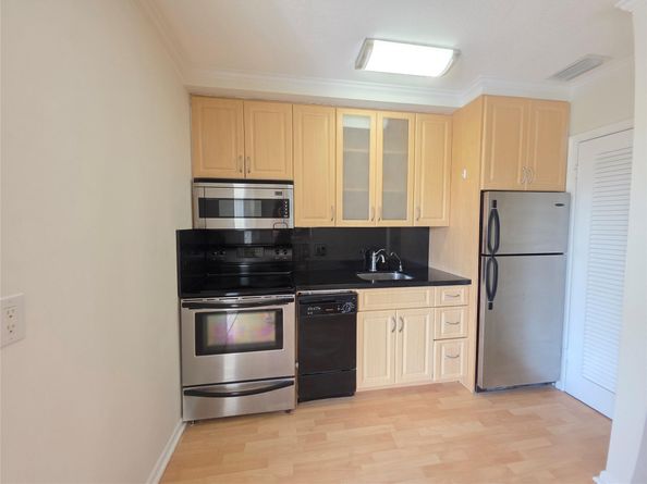 2131 NE 42nd Ct 208E, Lighthouse Point FL 33064