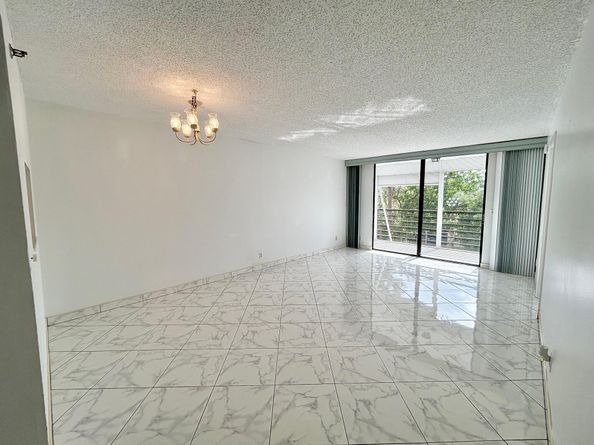 4700 Lucerne Lakes Boulevard W 407, Lake Worth FL 33467