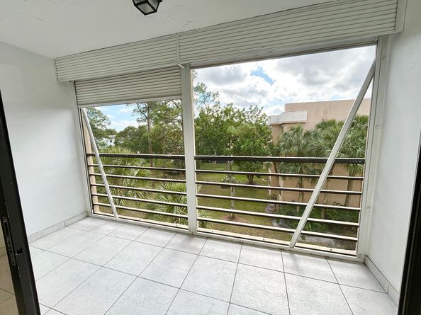 4700 Lucerne Lakes Boulevard W 407, Lake Worth FL 33467