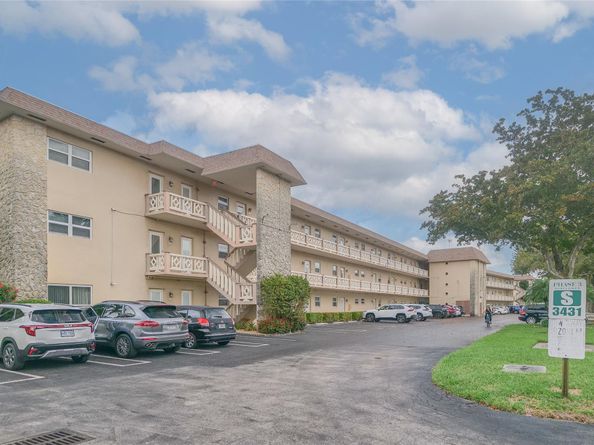 3431 NW 50th Ave 106, Lauderdale Lakes FL 33319