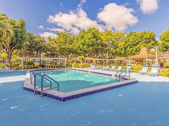 3431 NW 50th Ave 106, Lauderdale Lakes FL 33319