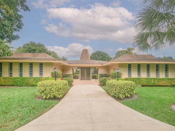 3431 NW 50th Ave 106, Lauderdale Lakes FL 33319