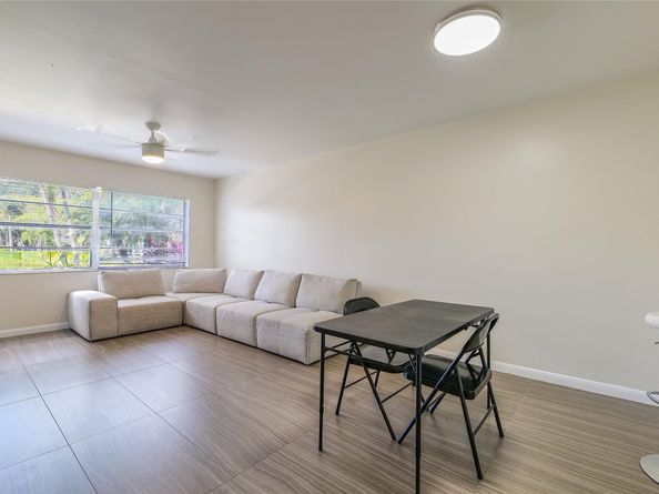 3431 NW 50th Ave 106, Lauderdale Lakes FL 33319